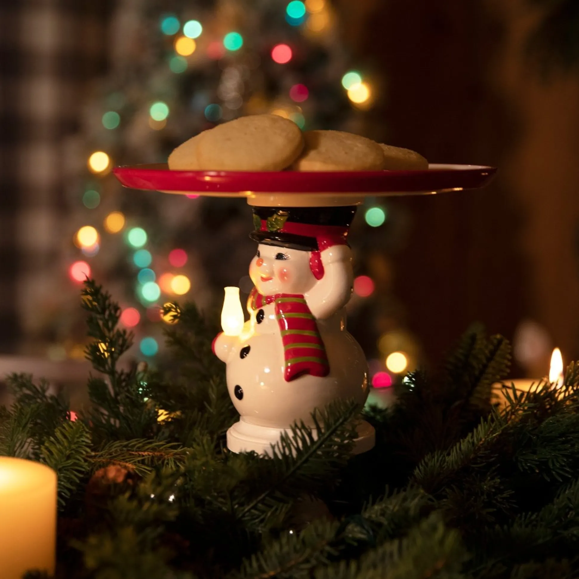 nostalgic_ceramic_cake_plate__snowman_1.webp Clearance Mr. Christmas 10" Nostalgic Ceramic Cake Plate - Snowman